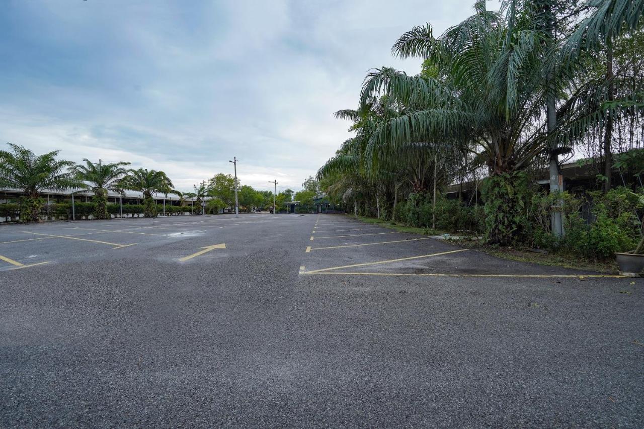 Oyo 89849 Sekin Hotel And Resort Kuala Selangor Ngoại thất bức ảnh